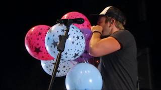 Jason Wade of Lifehouse singing &quot;You and Me&quot; after inhaling helium