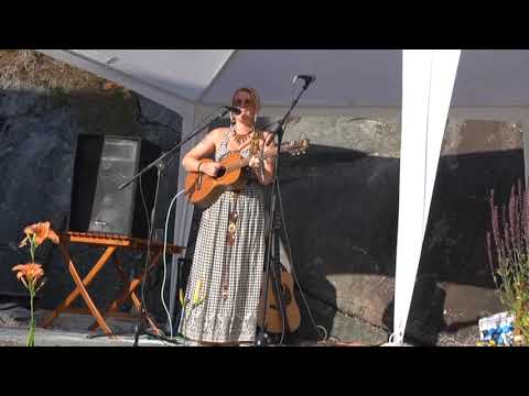 Rebekka Lundstrøm - Soul Searching and Songwriting