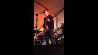 LONELADY – GROOVE IT OUT