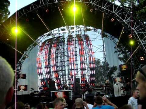 Electrocity 2009, scena Run To The Sun - Vincent Vik 1/3 (tancerki)