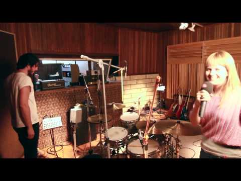 Studio Brussel EXCLUSIVE: The Vaccines in the studio recording new album