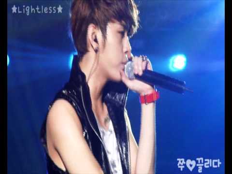 [FANCAM] 110814 Junhyung & Dongwoon - Lightless @ Uηitεd Cubε CoηceяT #29