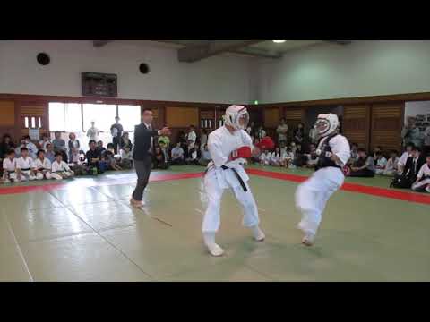 相手が前に出てきた場合の円流水回し蹴り(龍ヶ崎 空手 土浦 空手 かうみがうら 空手)