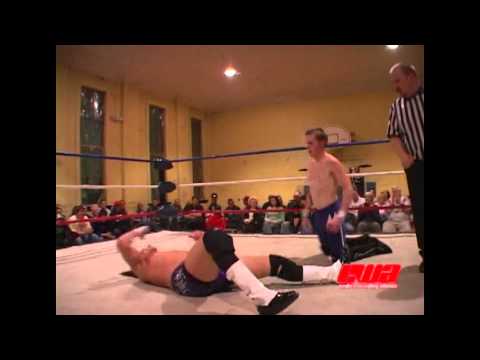 11/27/04 Chase Del Monte vs. The Mighty Mini