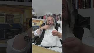 ניצוצות של אש 🔥  פרשת במדבר – שבת ה'אויפרוף' 'שבת חתן' של חג מתן תורה ה'תשפ"ה (הרב מוטה פראנק) - התמונה מוצגת ישירות מתוך אתר האינטרנט יוטיוב. זכויות היוצרים בתמונה שייכות ליוצרה. קישור קרדיט למקור התוכן נמצא בתוך דף הסרטון