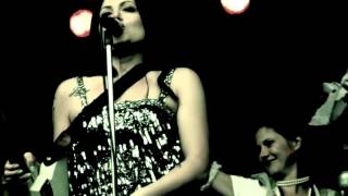 Vanessa Amorosi -Kiss your Mama! (live legends on the lawn march 2103)