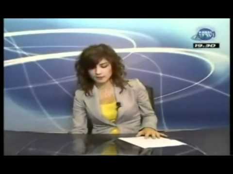 depo cafe Stüdyodaki TRT Haber canlı yayınına giren kişinin hareketi ...