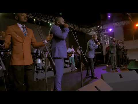 Les Basakoli's - Mosungi Na Bato - Concert Chez Temba.