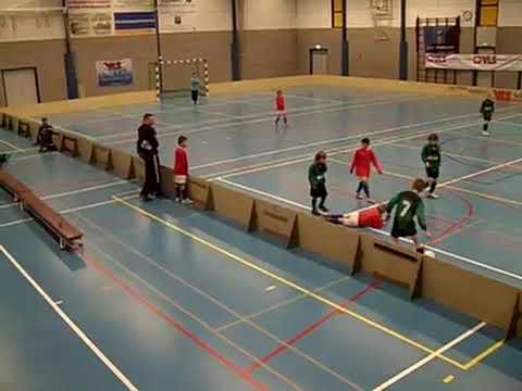 Smerige tackle op Lindsay (vvgz) 2009