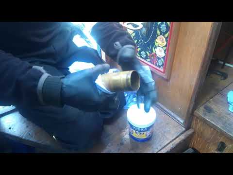 Tips for new boaters  Re filling a stern gland greaser