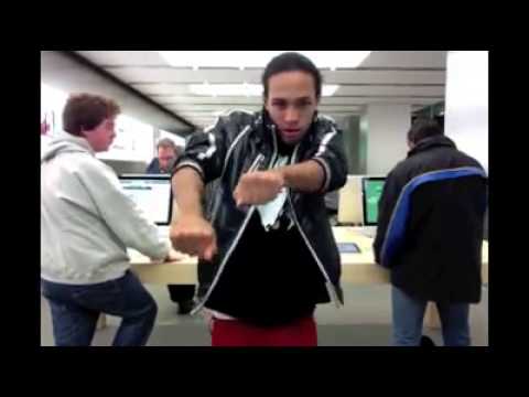 Swag?! - Simon Desue im Apple Store