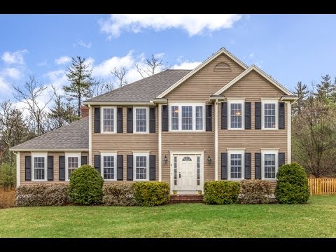 8 White Tail Way, Littleton MA - Ursula Flury - Tel 978-697-1519