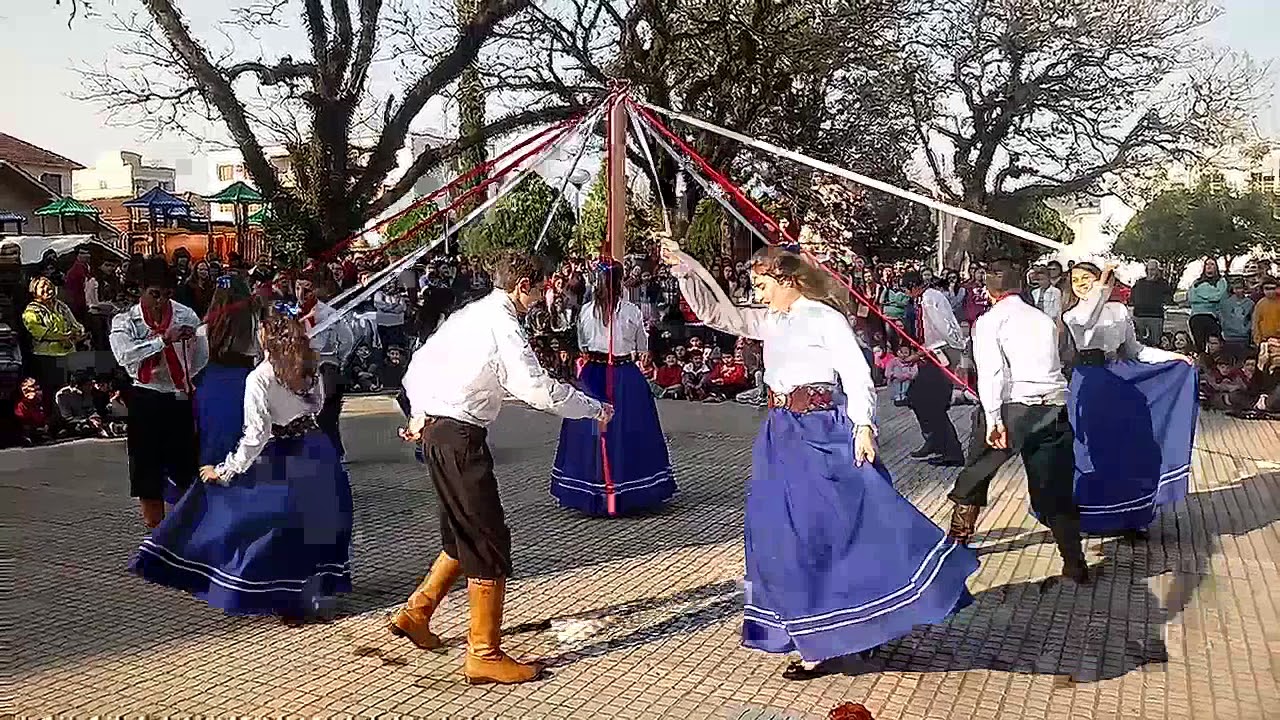 Grupo de Dança de Nova Palma Dança = Pau de Fita