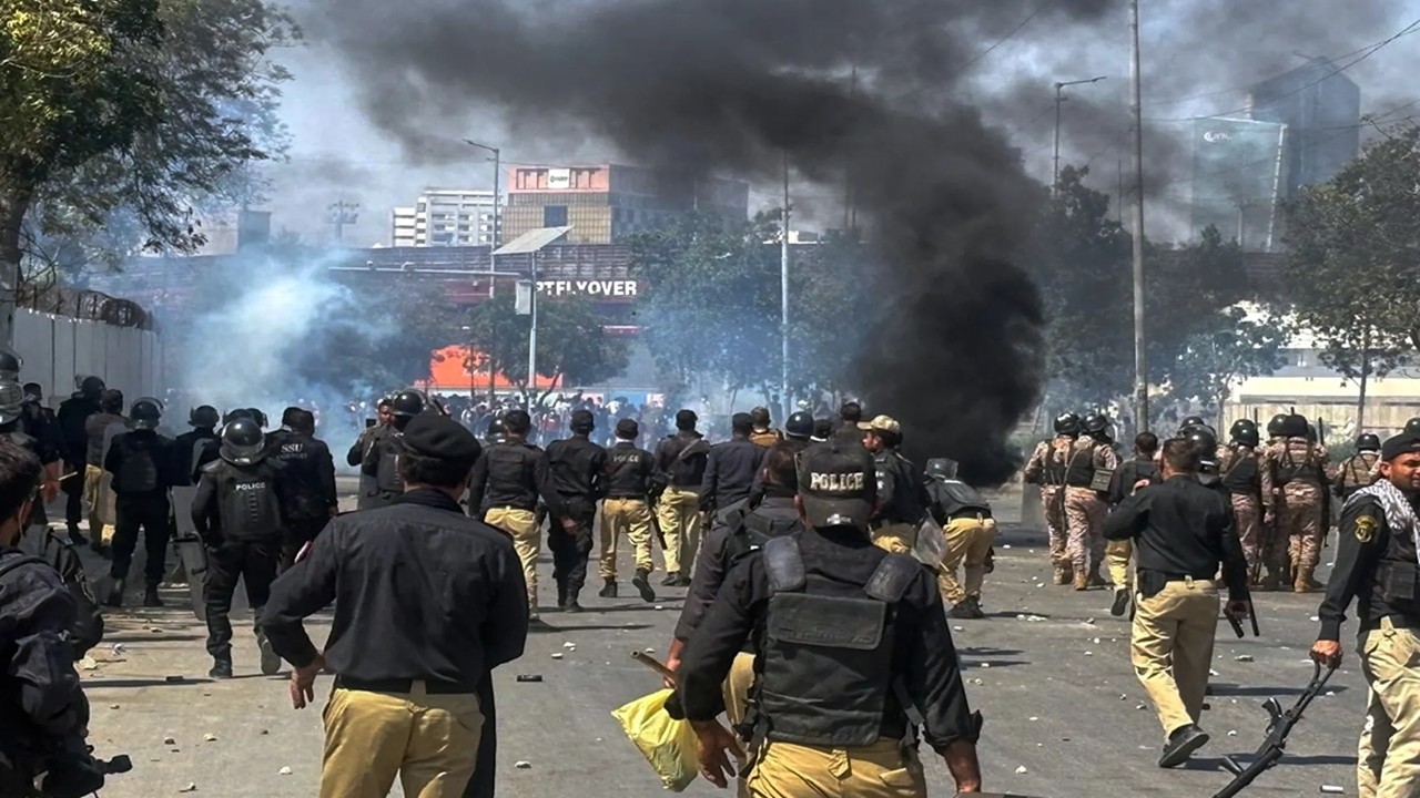 CHAOS IN PAKISTAN: 9 KILLED AS PRO-IRAN PROTEST ERUPTS AT U.S. CONSULATE IN KARACHI || 2026