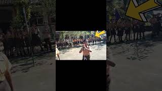 Download lagu Viral siswa SD bernyanyi lagu legend Bali 'timpal sirep' mp3