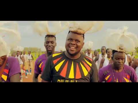 Pililili Yoo  Leng by Romeo Odong