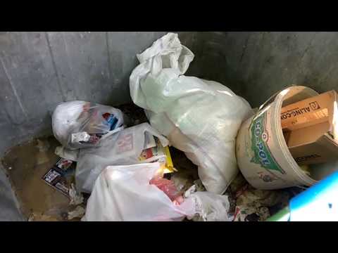 MEDAKOVIĆ II - DIVLJA DEPONIJA ISPRED ZGRADE U RADOVANA SIMIĆA CIGE. WP 20170516 11 16 30 Pro