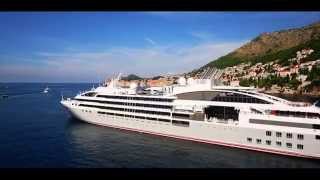 Vidéo aérienne/par drone d’une croisière en Adriatique.