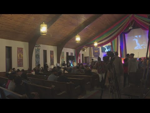 Hundreds remember Linkin' Bridge member during visitation