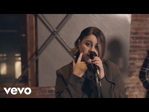 Olivia Penalva - Spiderwebs (Live)