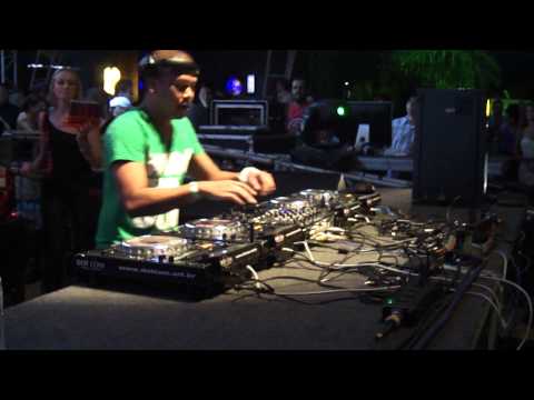 Chuckie playing "HIIO - Bring Me" at Green Valley