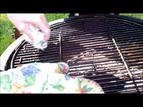 How To Clean Your Grill Without A Wire Brush Or A Messy Spray
