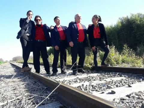 Nico el cumbiero y su grupo único familia