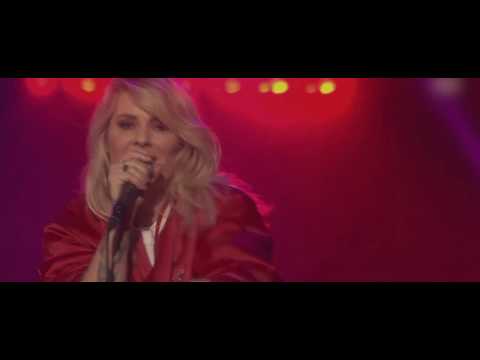 Maja Ivarsson - "Sleeping In My Car" - Roxette Cover + Interview