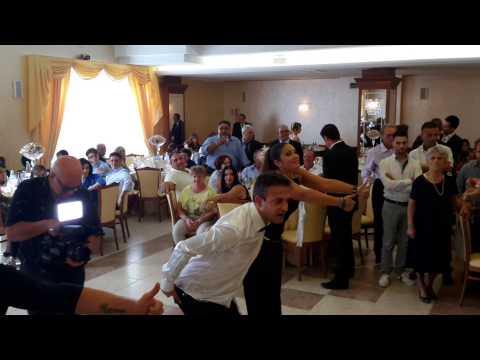 BALLI DI GRUPPO MUSICA E ANIMAZIONE PER MATRIMONI E FESTE - IL POGGIO - FRANCESCO BARATTUCCI SHOWMAN