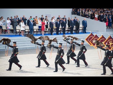 Desfilaron águilas mexicanas en Francia