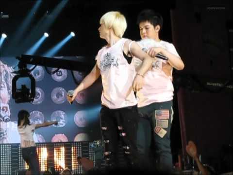 111023 SMTown NY Finale [fancam]