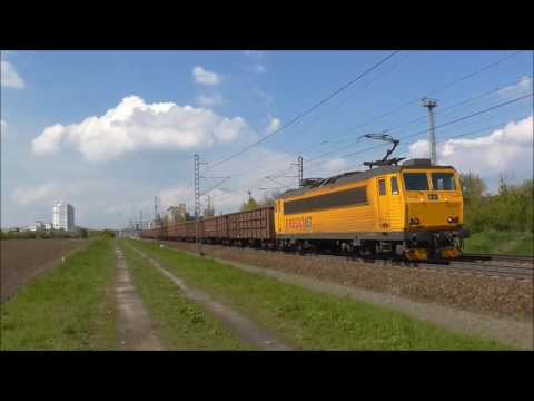 Regiojet 162 114 na nákladním vlaku.