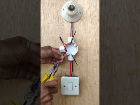 builders learn to assemble electrical installations