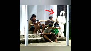 Download lagu Prank pocong ketemu pocong asli😱 lihat sampe akhir, asli bikin merinding #pocong #prank #ghost mp3