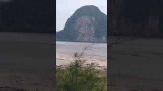 preview picture of video 'หาดราชมงคล​ จังหวัดตรัง'