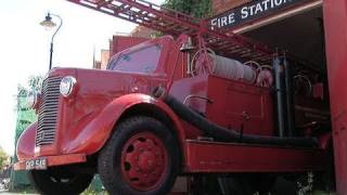 preview picture of video 'Brooklands Merryweather visits Byfleet Fire Station'