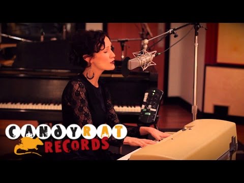 Emma Dean - Phoebe (With Her Whole Heart) (2013 live sessions)