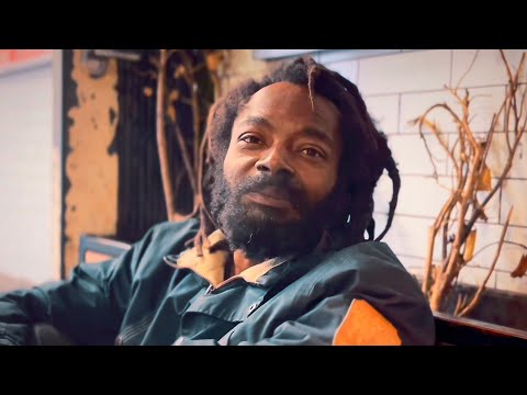 Hood Poet - Pavements (Ft Beaks) [Music Video]