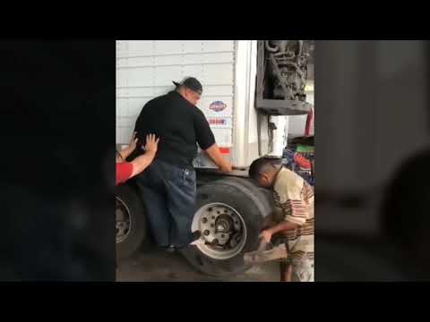 TOTAL IDIOTS AT WORK #222   BAD DAY AT WORK 2022