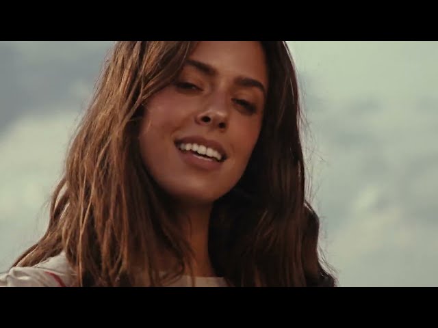 Himbeerrot von Vanessa Mai ((jetzt ansehen))