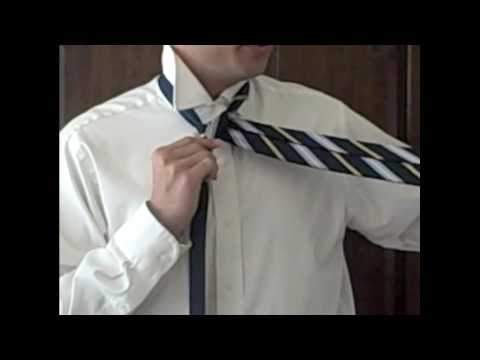 How to Tie a Half Windsor Knot | Art of Manliness - YouTube