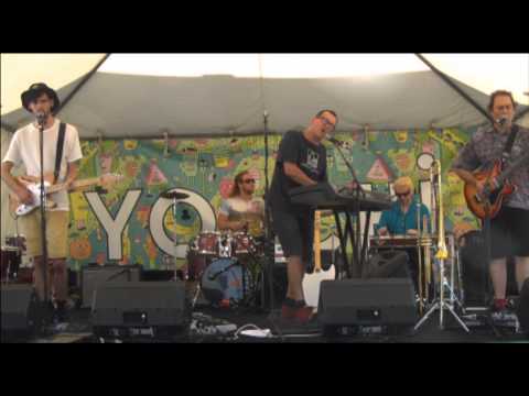 download lagu mp3 mp4 Middle Age Weirdo, download mp3 Middle Age Weirdo free downloadn, video klip Middle Age Weirdo