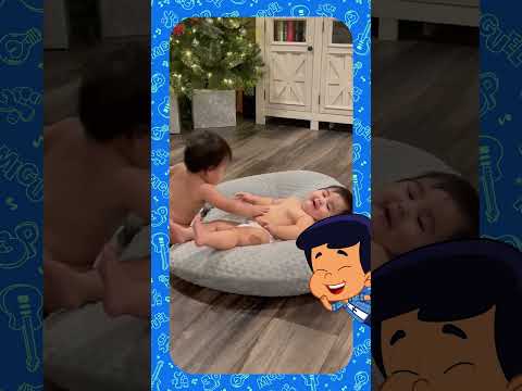 Bebês gêmeos brincando - 3 Palavrinhas React!