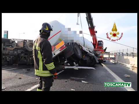 2020-11-10 FIRENZE - INCIDENTE E SVERSAMENTO GASOLIO, CHIUSO TRATTO A11