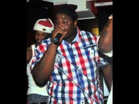 flight boyz- pushin' bentleys (produced by Breezerachi)