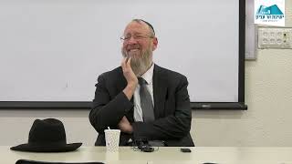 Rabbi Lopiansky | the similarities between digging wells and Torah study (ישיבת הר עציון) - התמונה מוצגת ישירות מתוך אתר האינטרנט יוטיוב. זכויות היוצרים בתמונה שייכות ליוצרה. קישור קרדיט למקור התוכן נמצא בתוך דף הסרטון