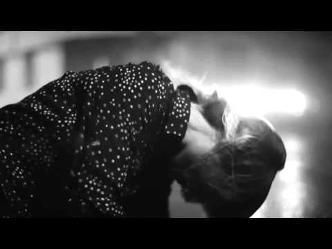 The Dead Weather   I Feel Love high