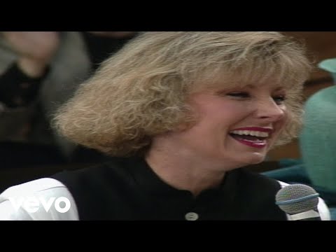 Bill & Gloria Gaither - I've Never Seen the Righteous Forsaken [Live] ft. Janet Paschal