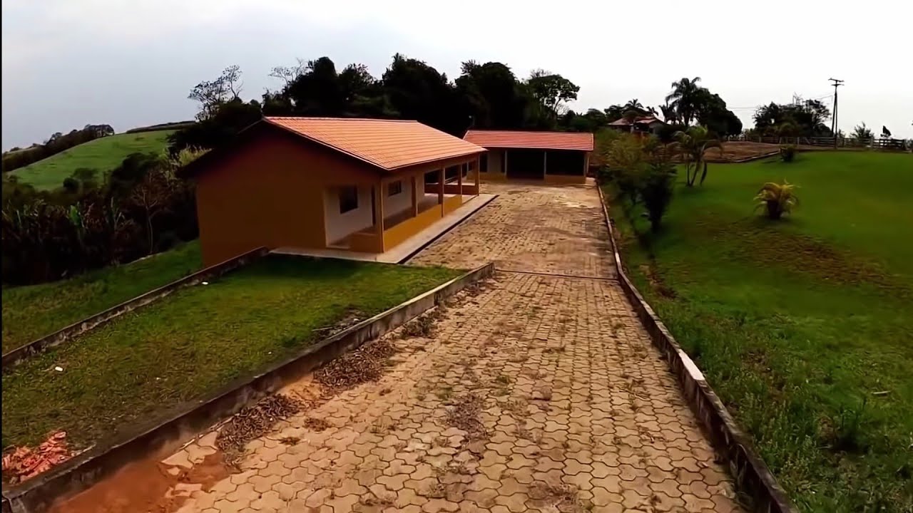 CHÁCARA LINDA CASA 3 QUARTOS BEM LOCALIZADA- RECORDAÇÕES SERGIO HENRIQUE