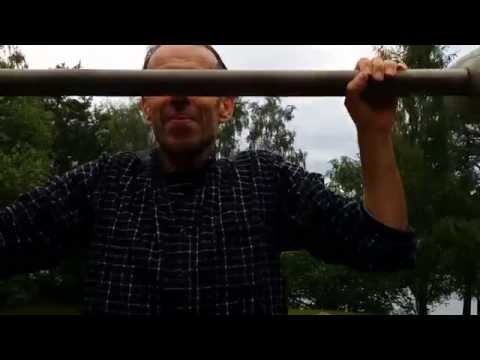 2014-06-20 - Exercising at Mälarhöjden's Utegym.